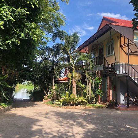 Ruen Thai Ban Rim Nam Kamphaeng Phet Εξωτερικό φωτογραφία