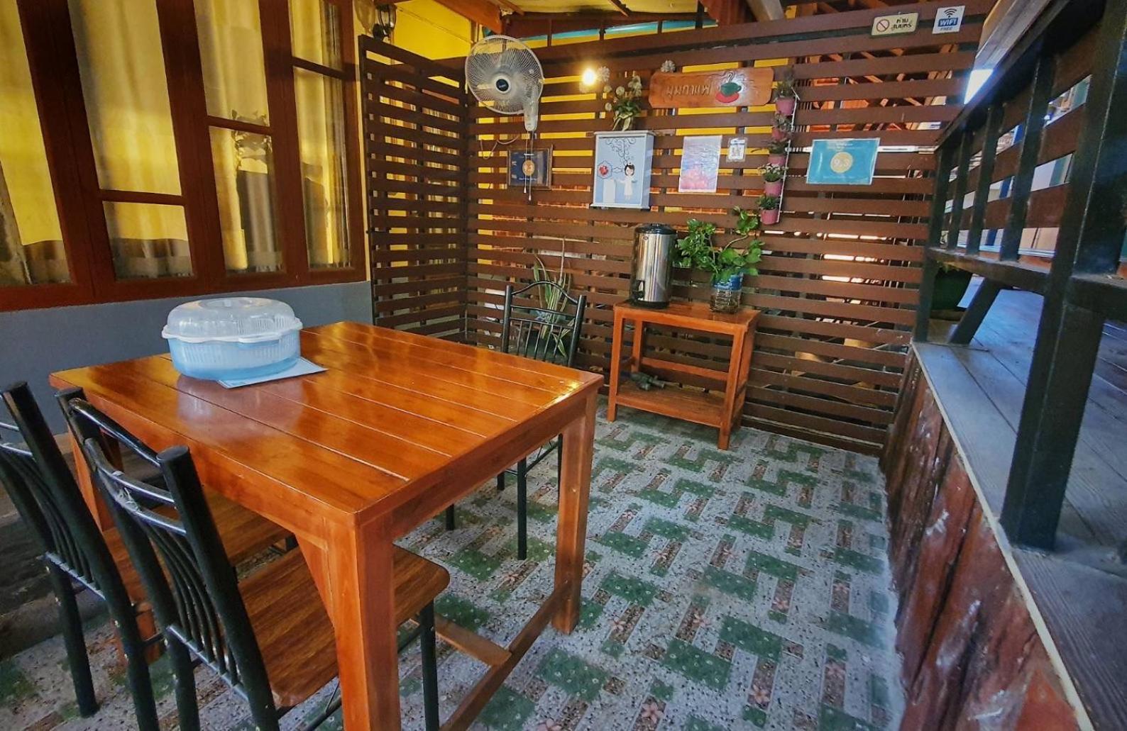 Ruen Thai Ban Rim Nam Kamphaeng Phet Εξωτερικό φωτογραφία