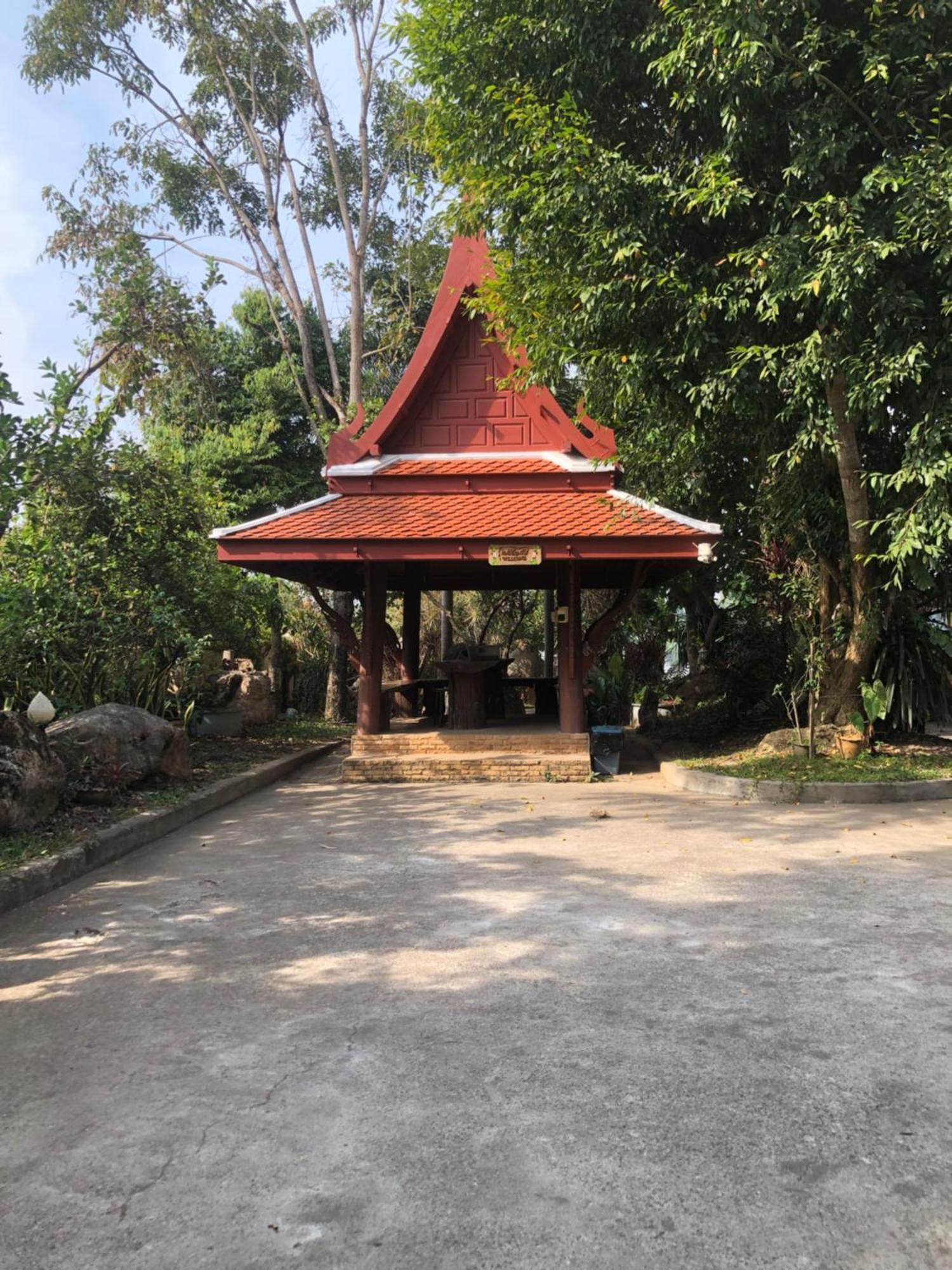 Ruen Thai Ban Rim Nam Kamphaeng Phet Εξωτερικό φωτογραφία