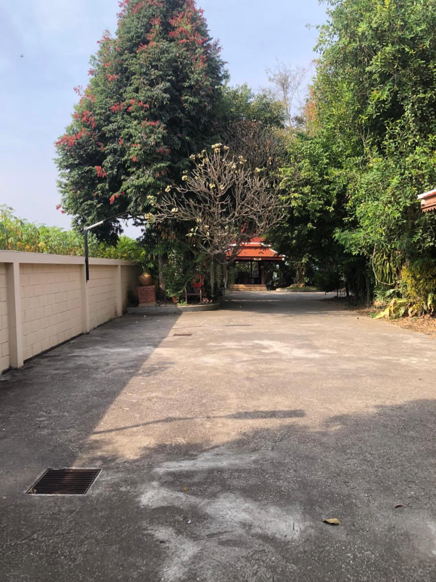 Ruen Thai Ban Rim Nam Kamphaeng Phet Εξωτερικό φωτογραφία