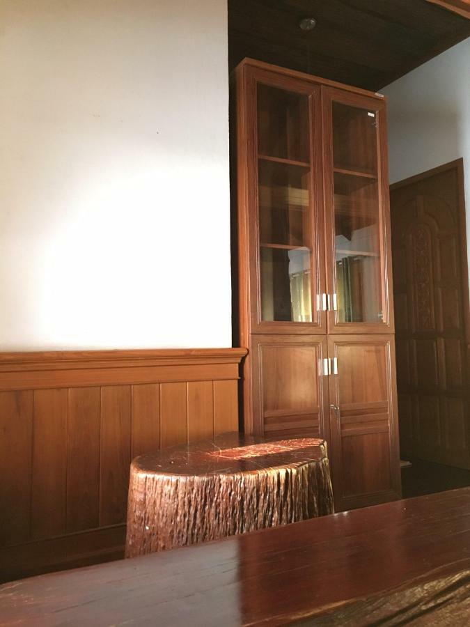 Ruen Thai Ban Rim Nam Kamphaeng Phet Εξωτερικό φωτογραφία